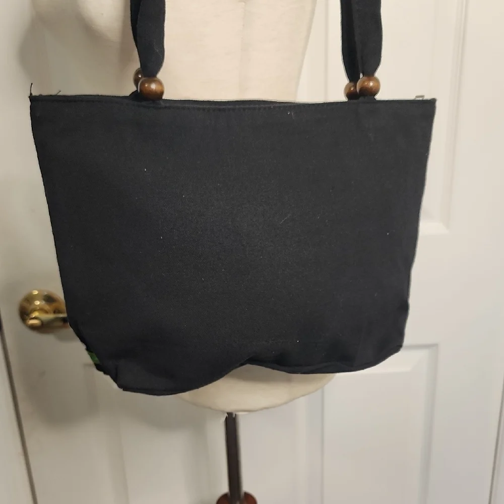 Elegant Mexican Black Floral Embroidered Shoulder Bag. - Picture 7 of 12